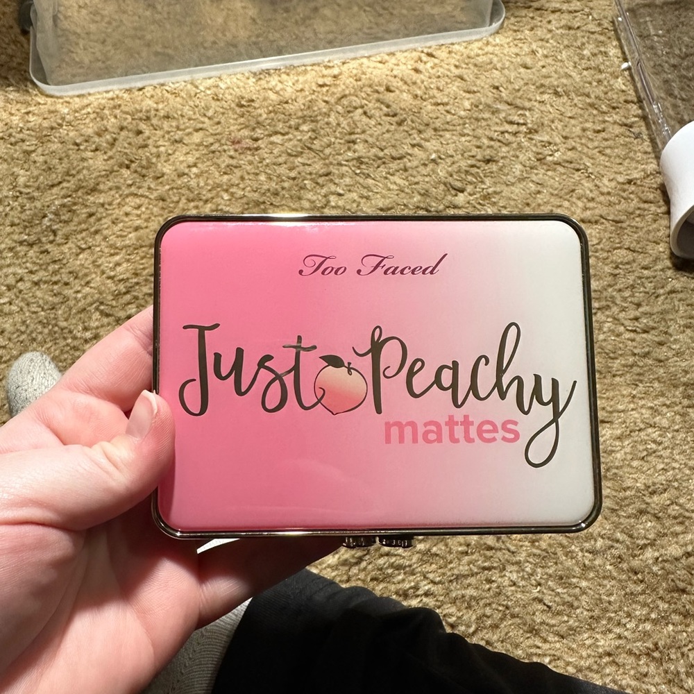 Too Faced Just Peachy Mattes Palette